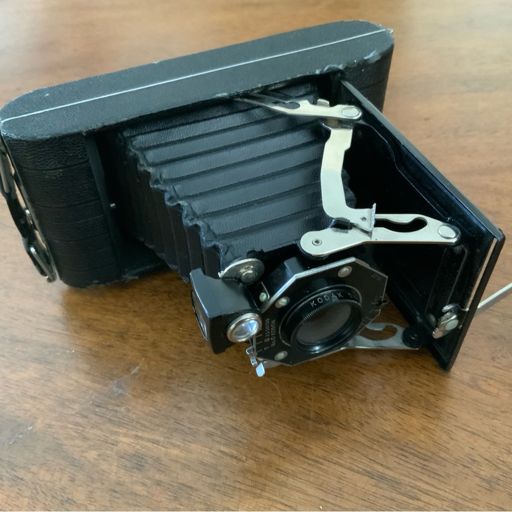 Vintage Kodak Eastman 2550100 antique shelf display camera. Not tested.